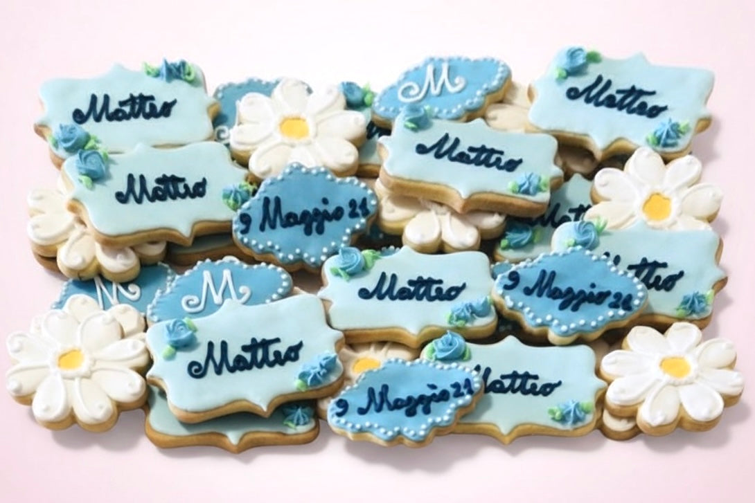 ✨ Biscotti decorati – Comunione azzurro con fiori ✨